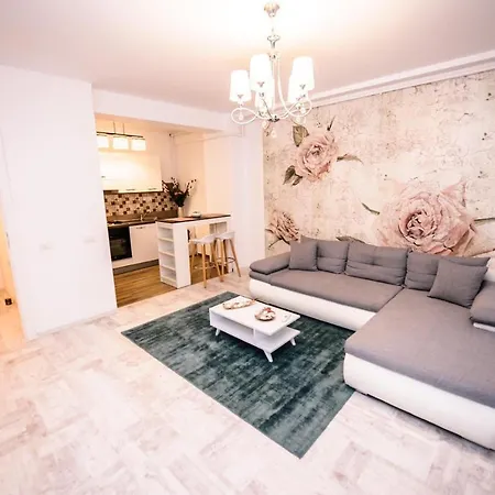 Lotus Viggo Apartament * 마마이아